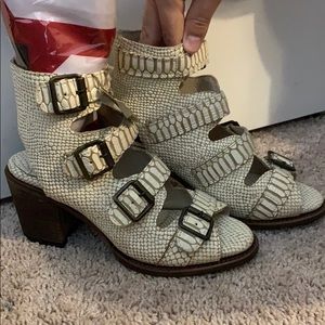 NWOB freebird by Steven Quail Snakeskin Bootie